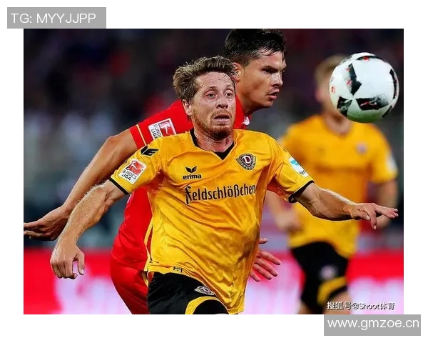 沙尔克04主场惨败汉堡，遭遇三连败，危机加重