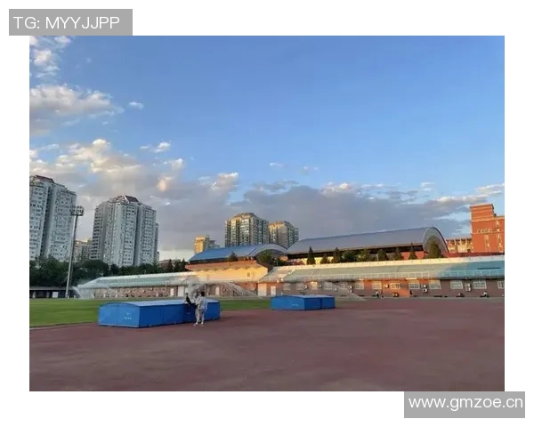 首都体育学院：全方位游泳培训中心