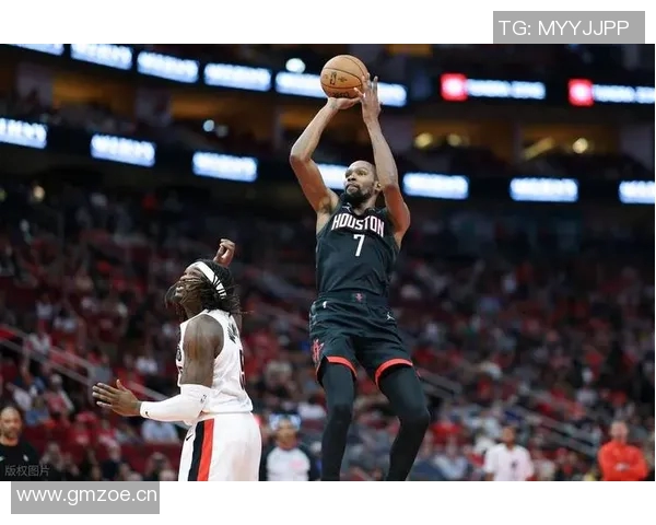 火箭大胜鹈鹕，保持领先优势